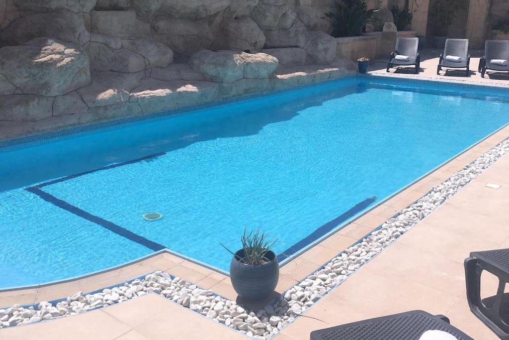 Villa Velver Mansion, Malta - Luxury With Pool